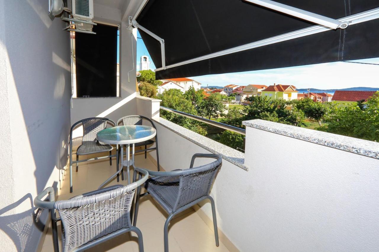 Apartments Neli Bibinje Luaran gambar