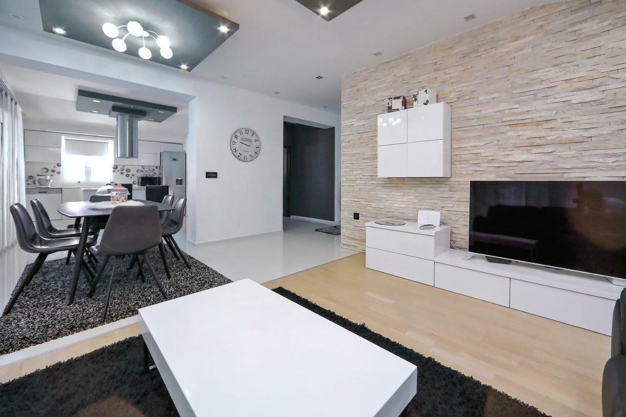 Apartments Neli Bibinje Luaran gambar